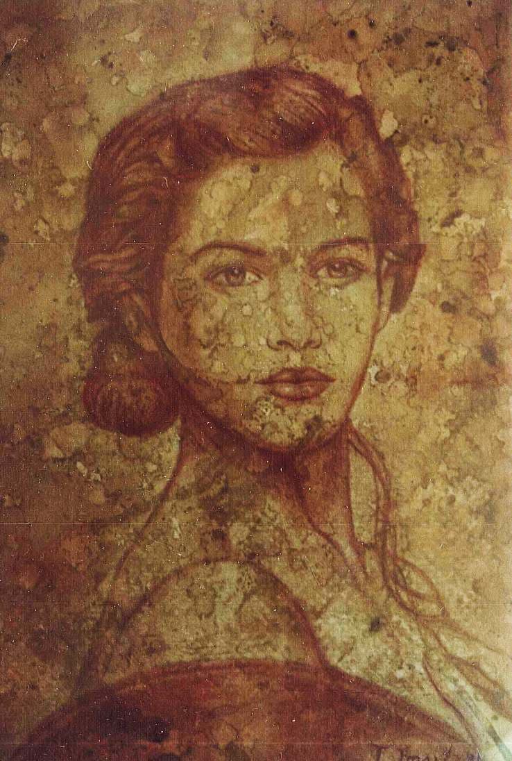 Ilustración 04 de A Verónica: Retrato femenino de frente en tonos sepia.